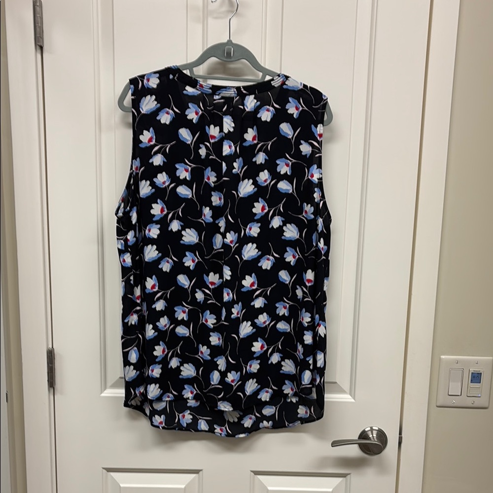 Talbots White and Blue Sleeveless Blouse - Picture 5 of 5